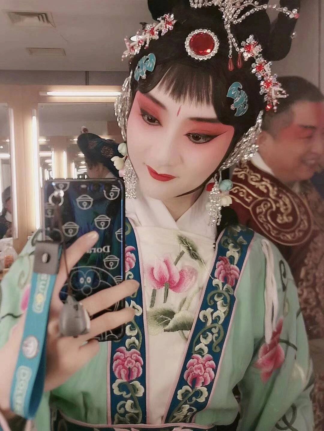 人物装扮(图1)